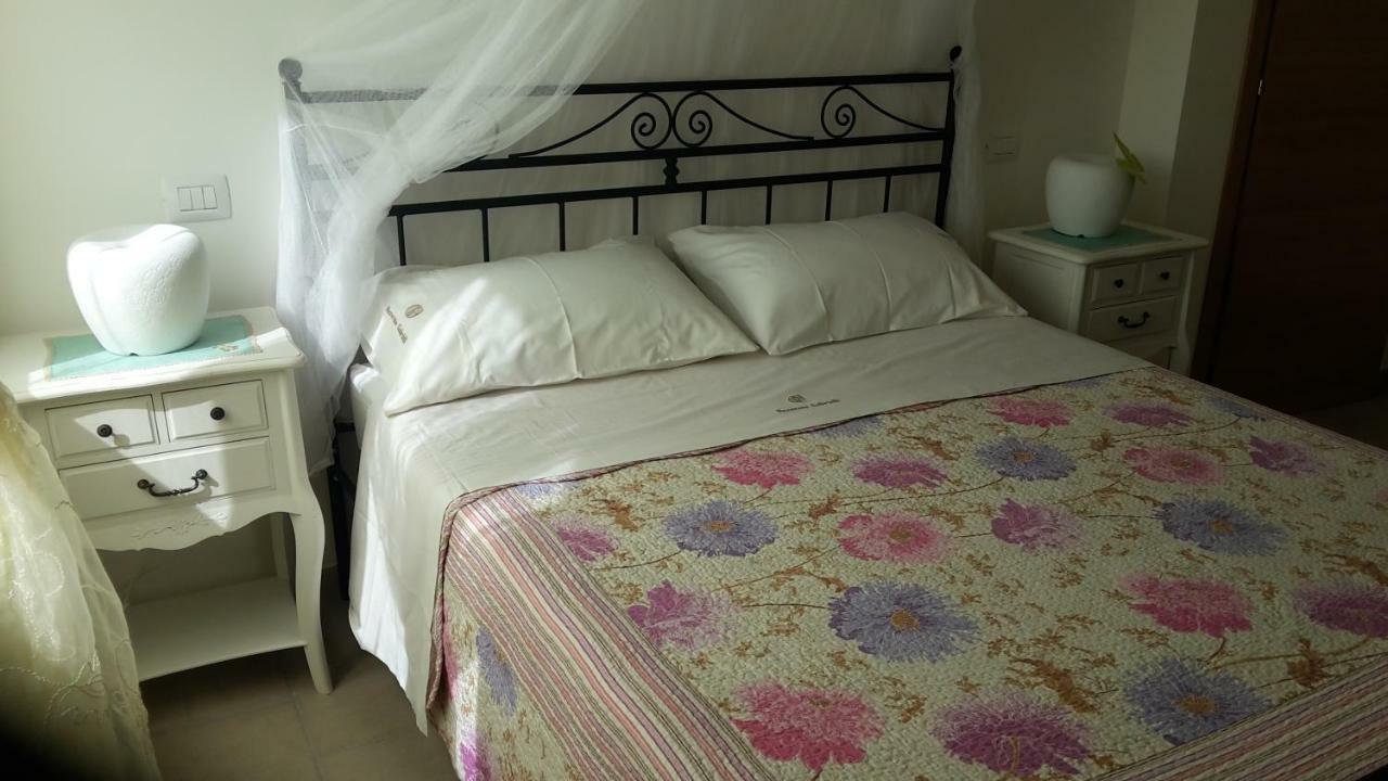 A Casa Di Desideria Hotell Monsampolo Del Tronto Eksteriør bilde