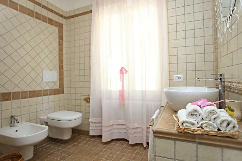 A Casa Di Desideria Hotell Monsampolo Del Tronto Eksteriør bilde