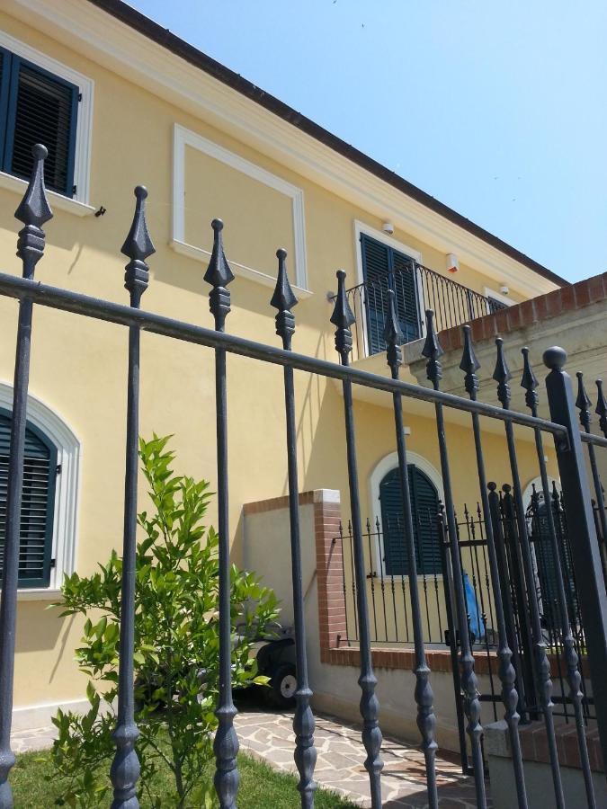 A Casa Di Desideria Hotell Monsampolo Del Tronto Eksteriør bilde